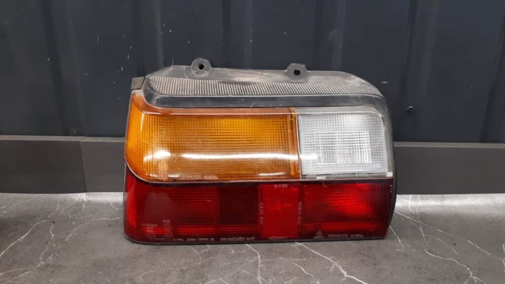 Lampa lewy tyl toyota corolla 1988r