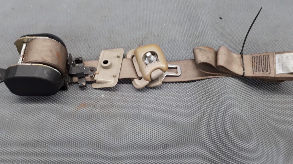 868454F101 pas lewy tyl NISSAN MICRA K11 92r