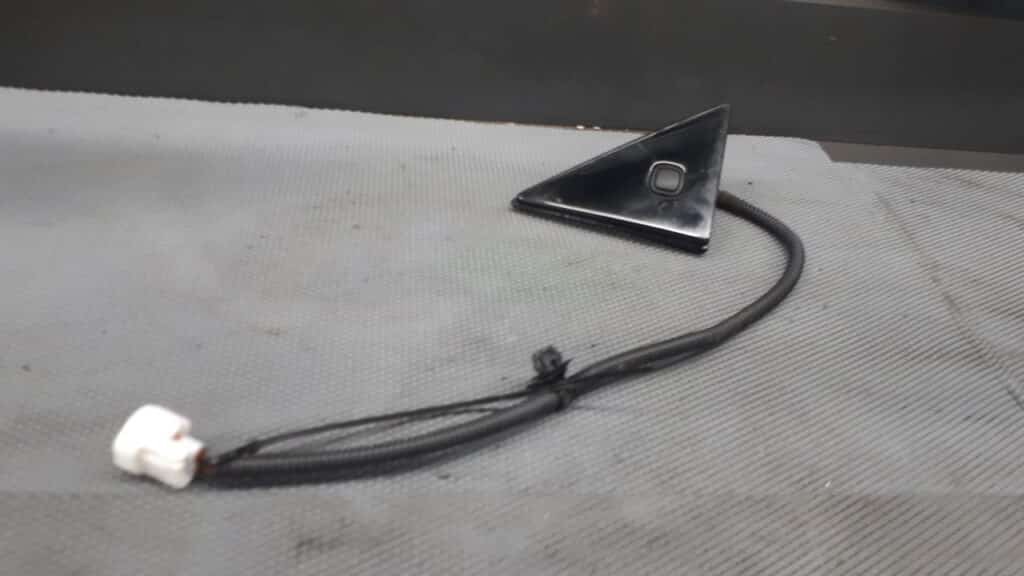 przełącznik klapy szyby land cruiser 150 17r