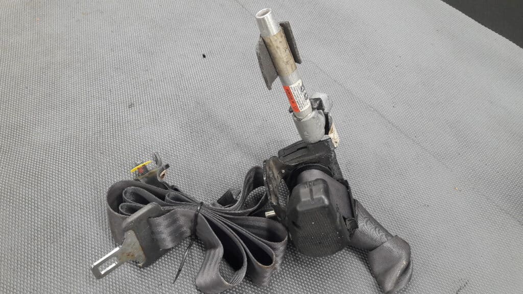 39965832 Pas prawy tyl Volvo S60