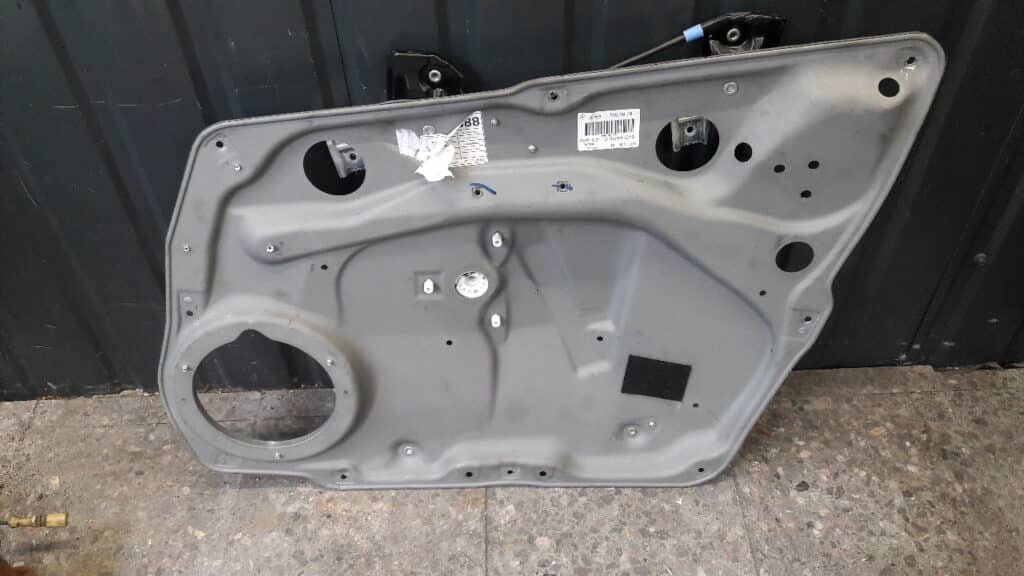 a1697202879 mechanizm szyby prawy przód mercedes w169