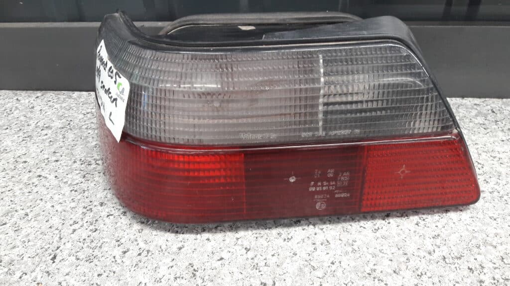 lampa tylna lewa peugeot 605 99r