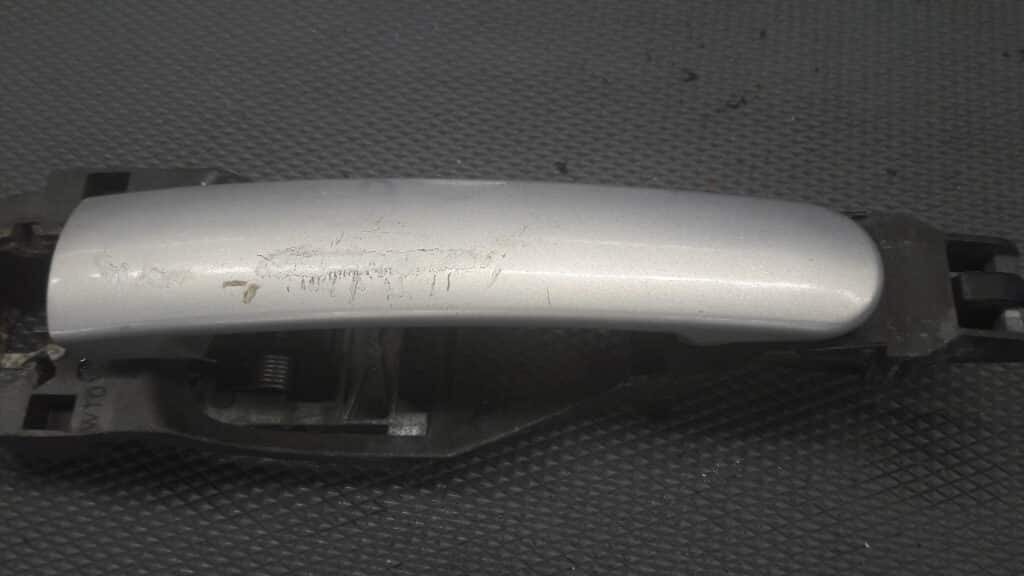 3B0837885 Klamka prwy przod vw passat b5 srebrna