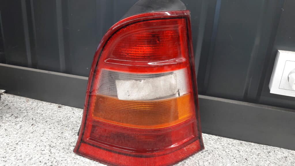 lampa tylna mercedes w168 5d