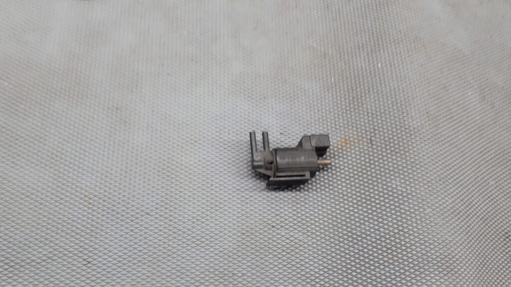 K5T47173 zawor podcisnienia mitsubishi 2.0