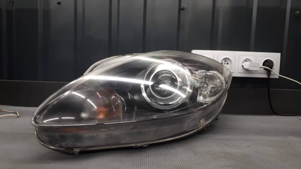 1P1941007B Reflektor prawy Seat Leon II