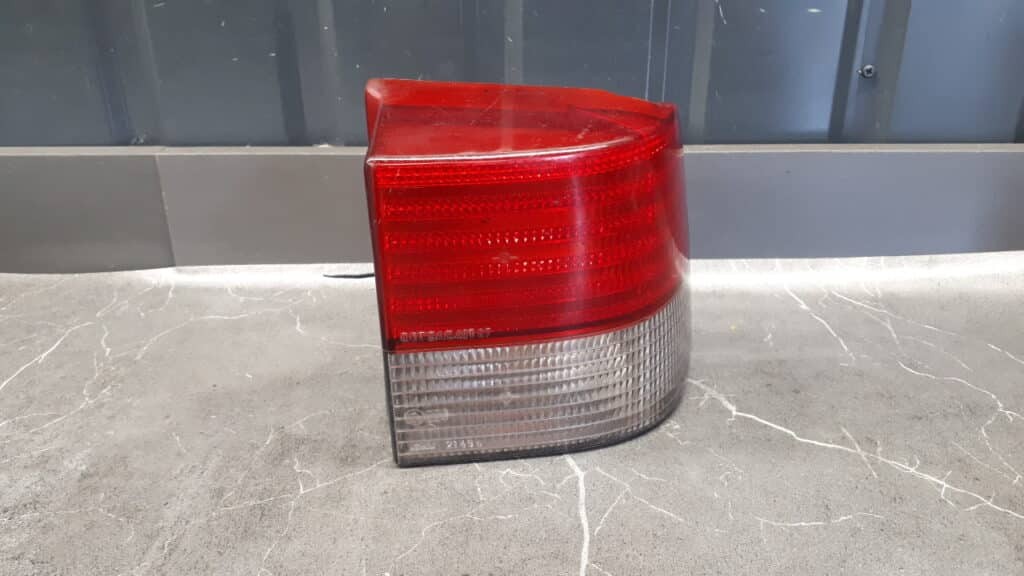 Lampa tyl prawy peugeot 405 kombi 94r europa
