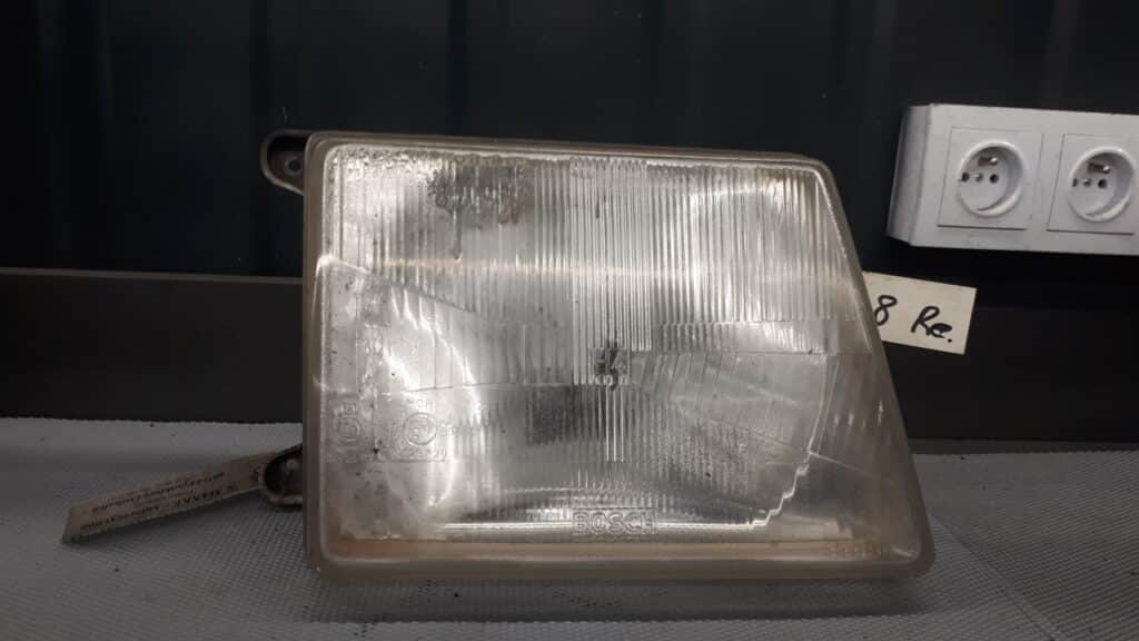 0301020102 reflektor prawy kadett d84r Bosch