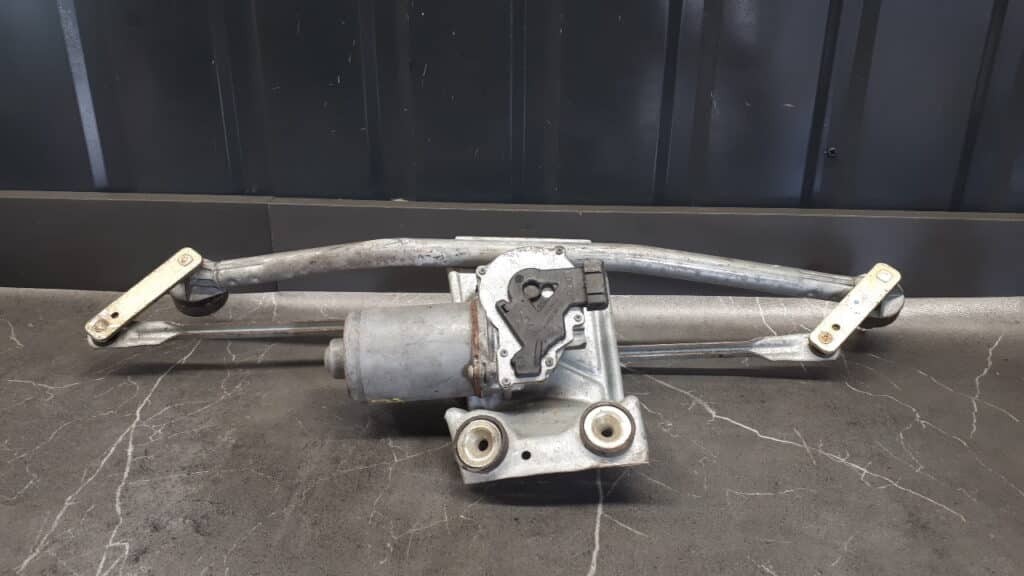 96FB178571DA Mechanizm wycieraczek ford fiesta