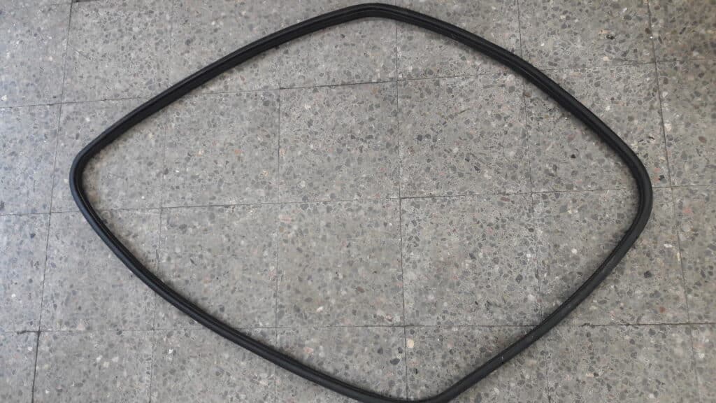 uszczelka drzwi prawy przod mercedes w169