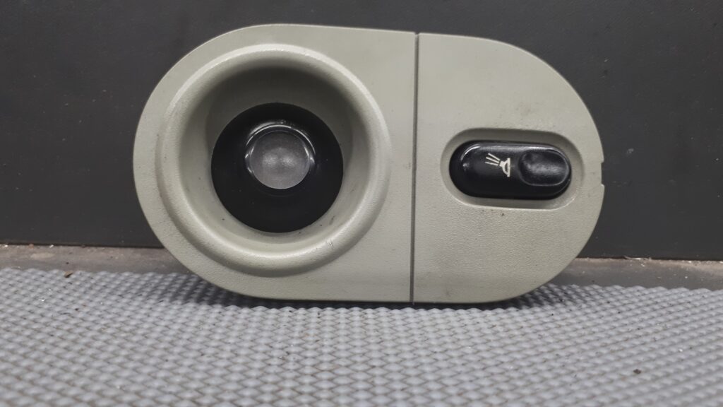 podswietlenie kabiny renault laguna I