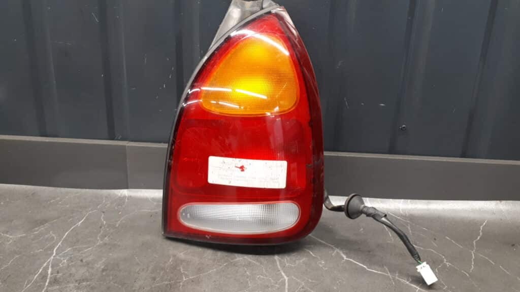 Lampa prawy tyl hyundai lantra 98r