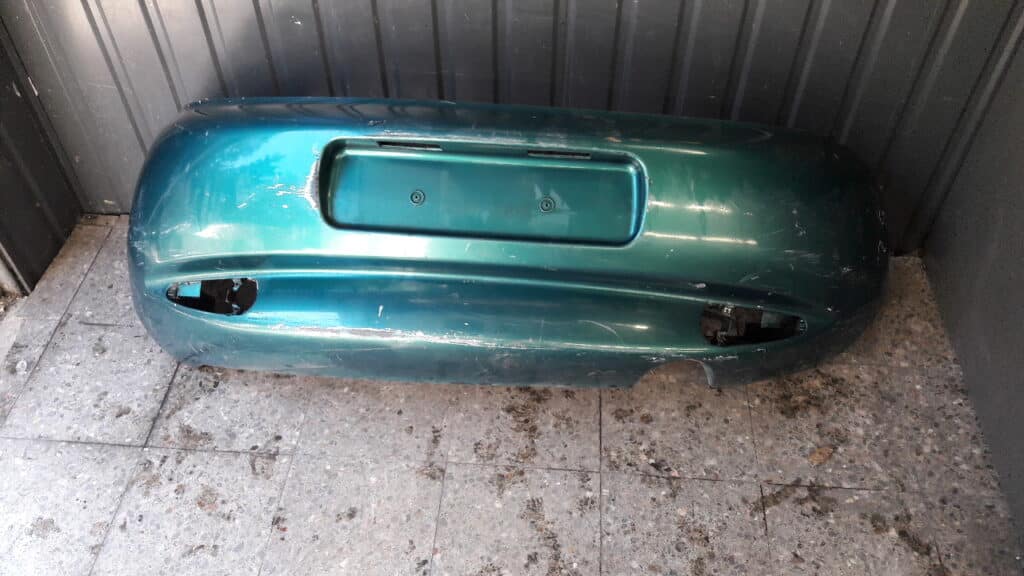 zderzak tył ford puma zielony