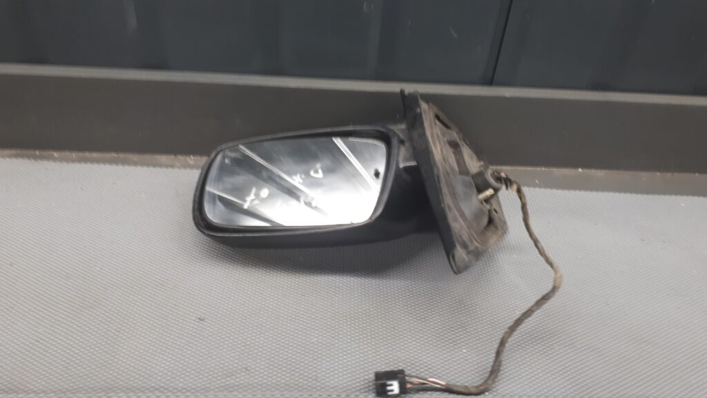 879100D03000 lusterko  prawe  yaris I LIFT 5PIN 07R