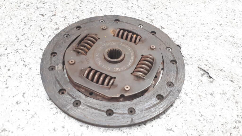 2s61-7550-kc tarcza Ford fiesta mk6 1.2b 07r