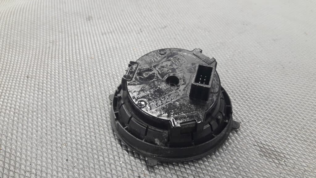 mocowanie mechanizmu lusterka W205