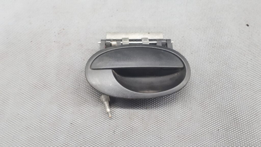 22175 klamka zewnetrzna prawy przod Opel Corsa C