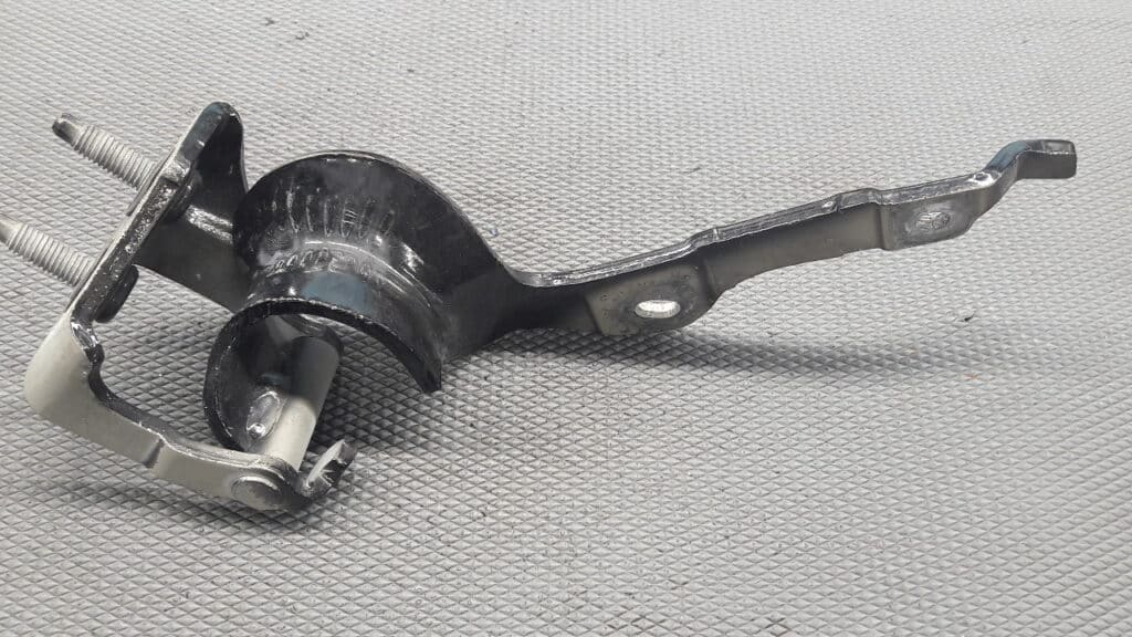8P3827299 Zawias klaspy lewy AUDI A3 8P