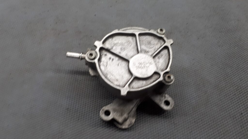 D165-1b3007 vacum pompa peugeot 2.0 HDI