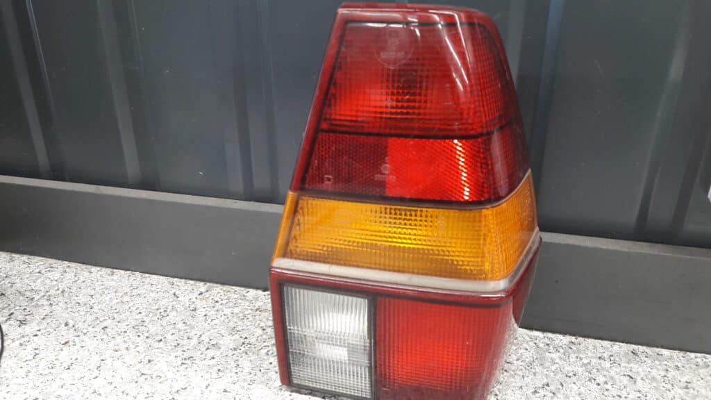lampa prawa vw passat b2 kombi 86r