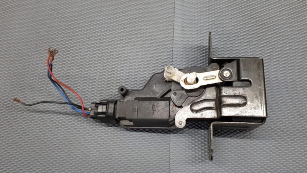 87130-3e000 zamek szyby klapy tyl kia sorento