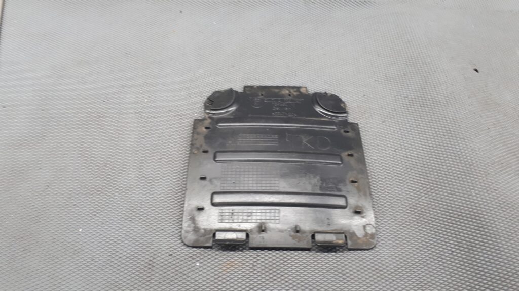 2993140 klapka oslony podwozia bmw e84