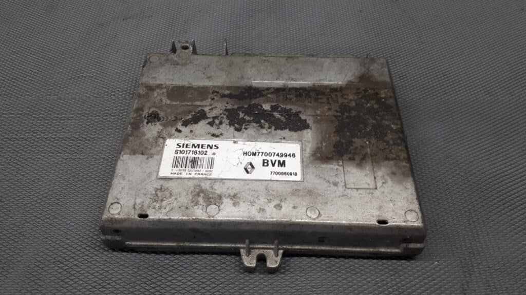 HOM7700749946 komputer Renault clio I