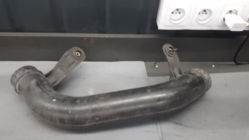 2s719a675LA rura dolotowa  Ford Mondeo mk3 2.0