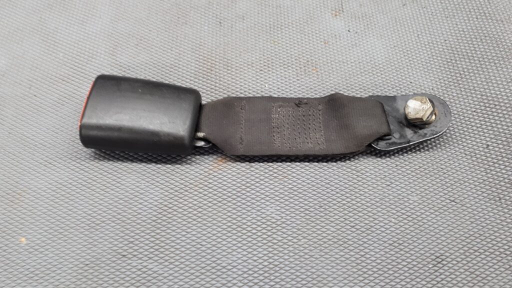 B237 zapinka pasa bezpieczenstwa  alfa ROMEO 156