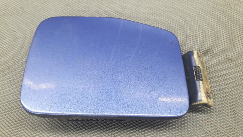 klapaka wlewu paliwa suzuki baleno 98r