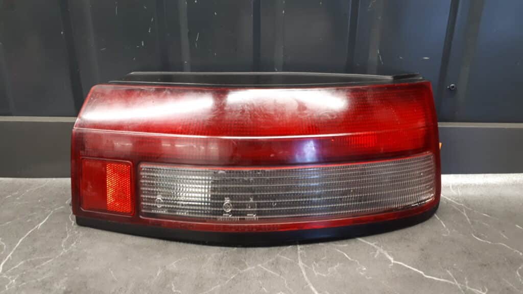 043-1305R Lampa prawa mazda 323 IV BG 90r stanley