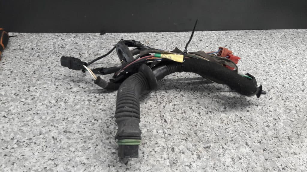 7700285130 wiazka prawa drzwi renault megane Cabrio
