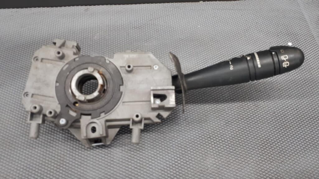 7700428197 Przełącznik Wycieraczek Renault Scenic I