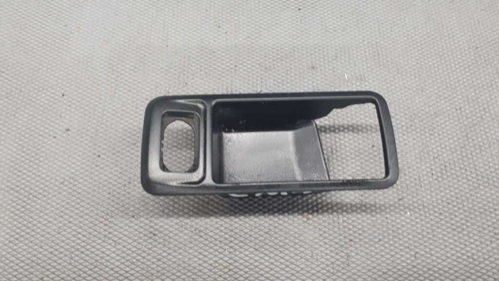 3M51-226A37-ADW obudowa klamki lewa FOCUS MK2