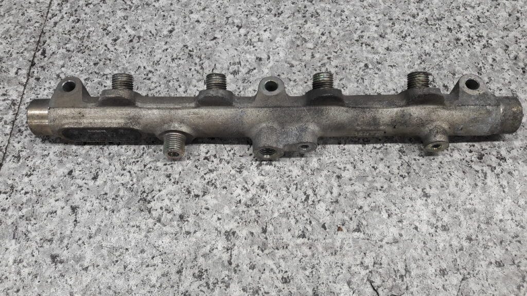 0445214017 Listwa wtryskowa Citroen C5