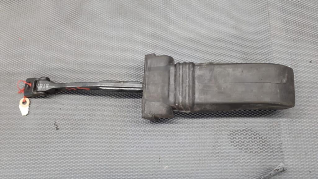 8t8837249B ogranicznik drzwi przod audi a5