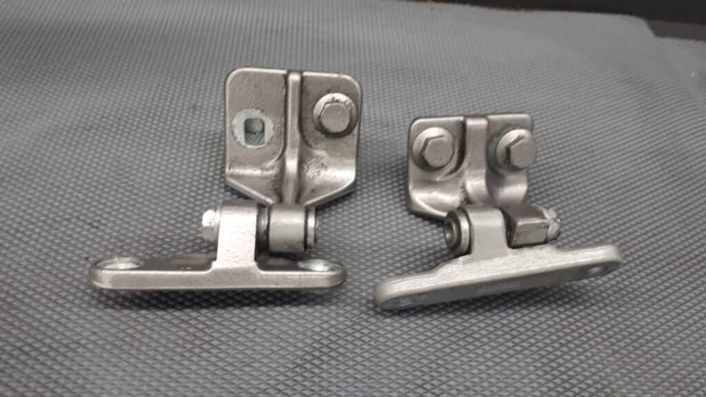 zawias drzwi prawy tyl Mercedes w203 komplet