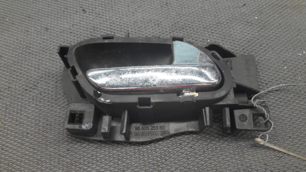 106927493 Klamka prawa przod 308 09r peugeot