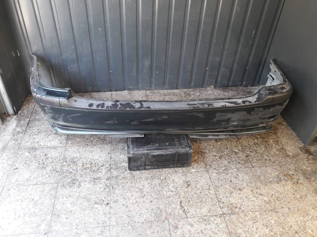 8212584 zderzak tył bmw e34 kombi lift zielony