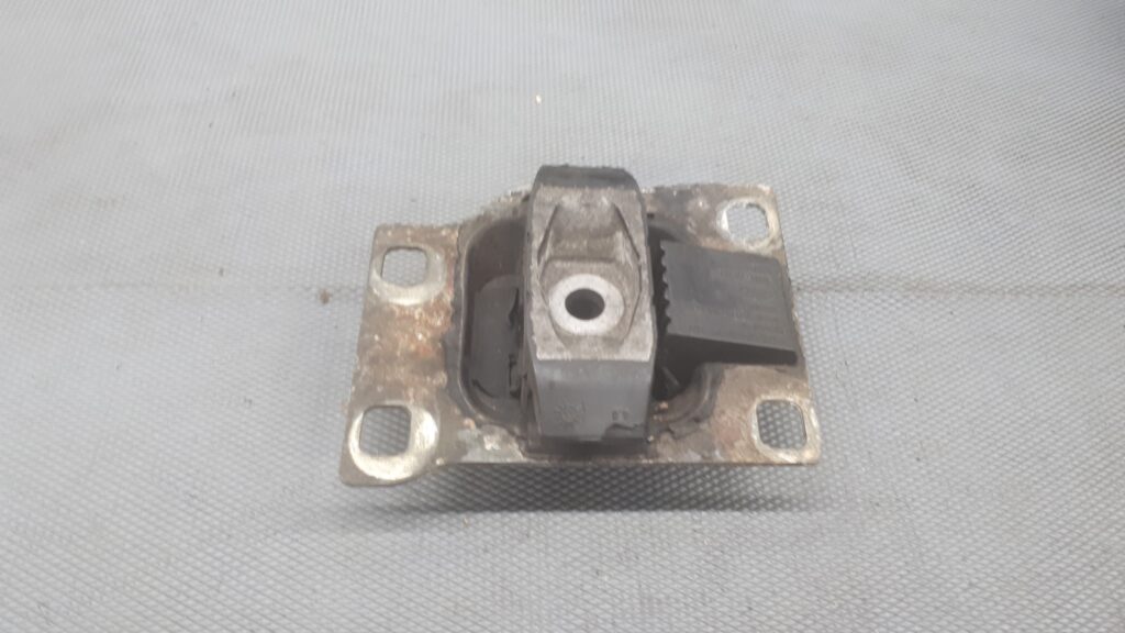 98AB7M121PB poduszka  lapa silnika FORD FOCUS MK1 1.8