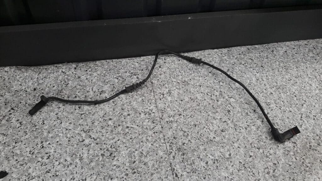 2105407681 czujnik abs mercedes w203 1.8