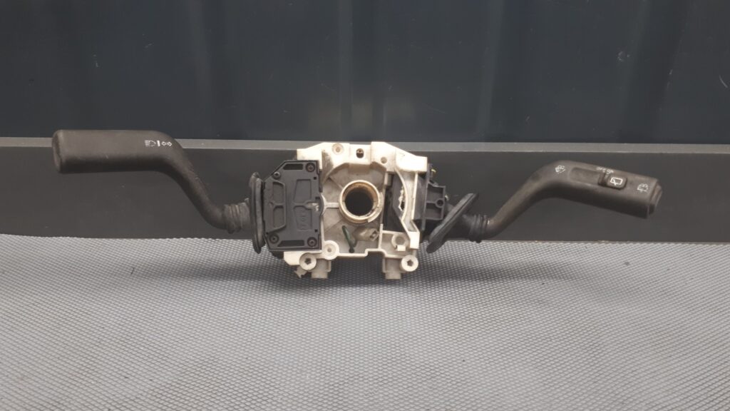 30858496 przelacznik zespolony volvo v40