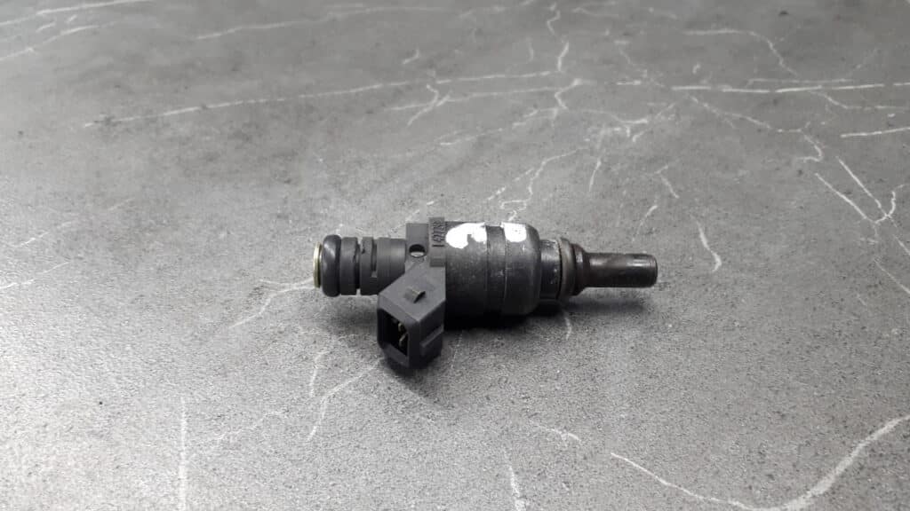 1427240 wtryskiwacz bmw e46