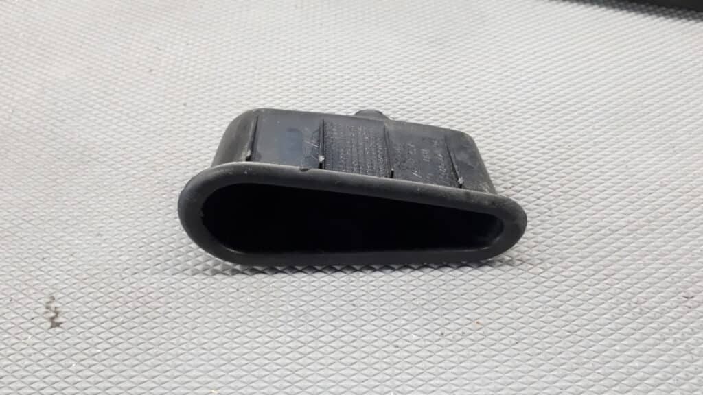 9617792677 uchwyt drzwi prawy przod citroen saxo