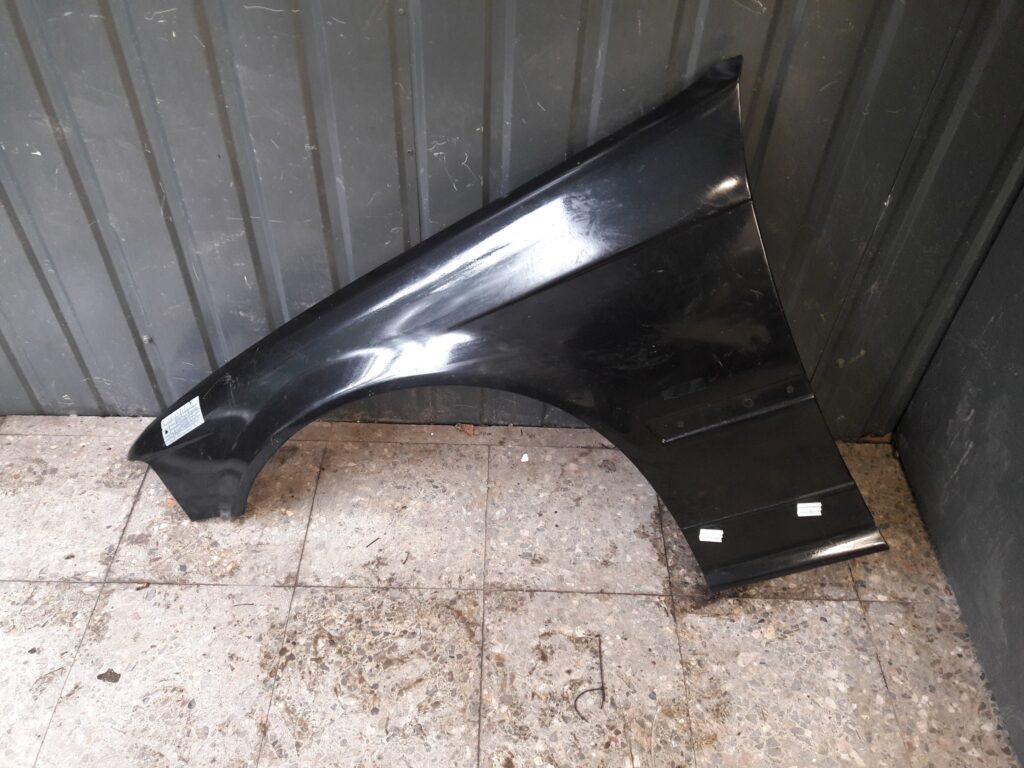 błotnik lewy przód bmw e36 compact czarny