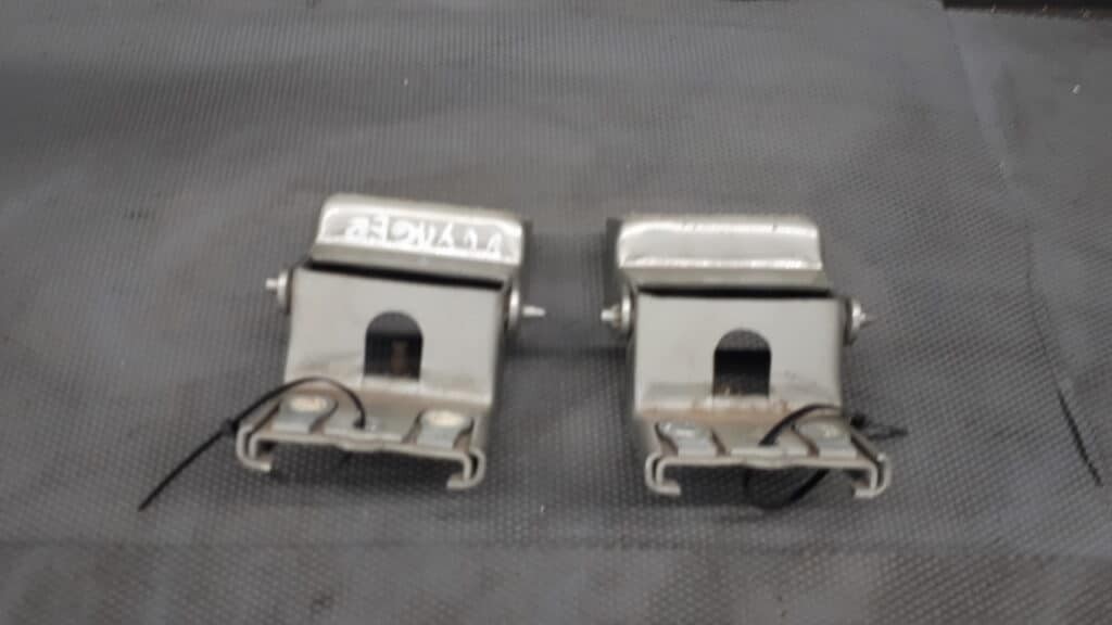 zawiasy klapy bagaznika Chrysler voyager III komplet