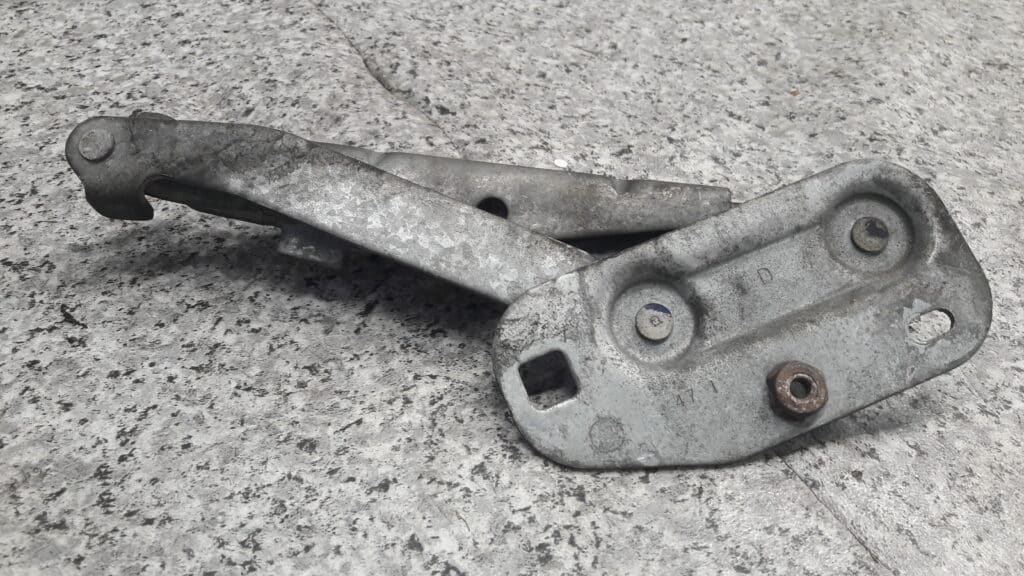 zawias prawy maski fiat scudo I 02r