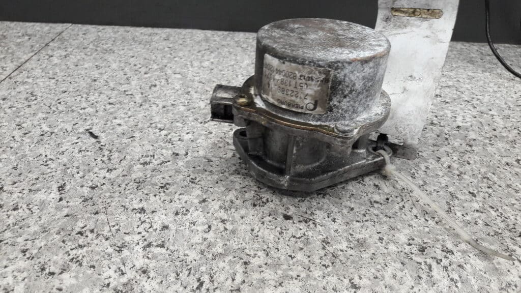 8200441204 pompa vacum renault scenic II 05R