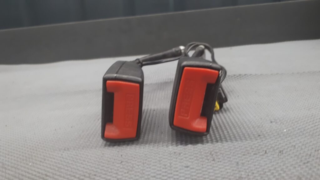 96480895XX zapinka pasa  tyl CITROEN C5 SX