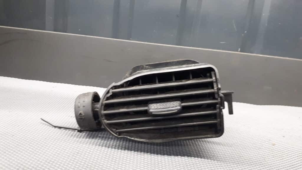 1688300154 kratka nawiewu lewa Mercedes W168